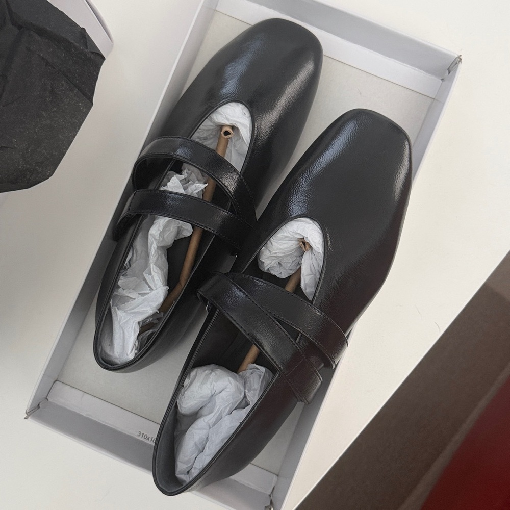 NIB & Other Stories Cross-Strap Leather Ballet Flats $139 - Picture 5 of 9